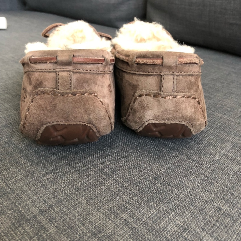 Ugg Moccasin - image 7